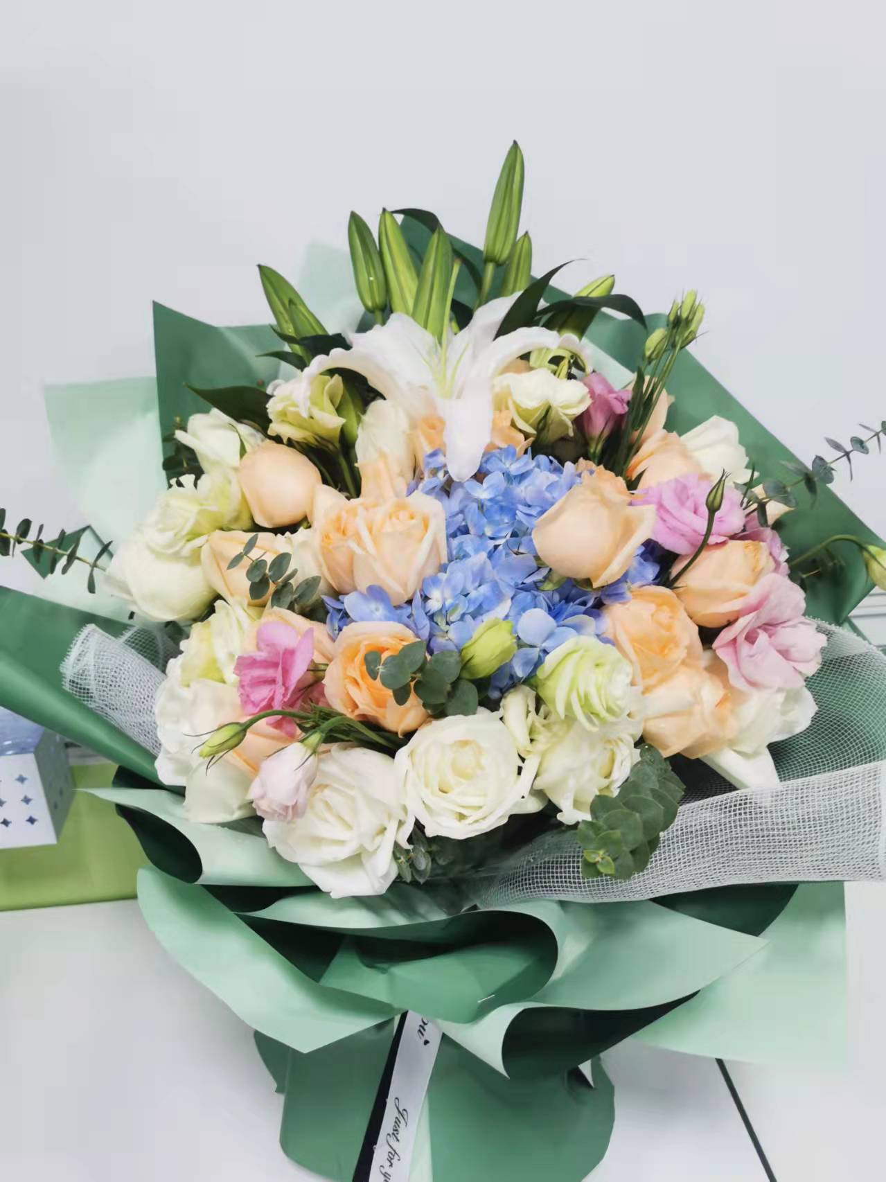 Uchrashganimizdan va birga olg'a intilayotganimizdan minnatdormiz