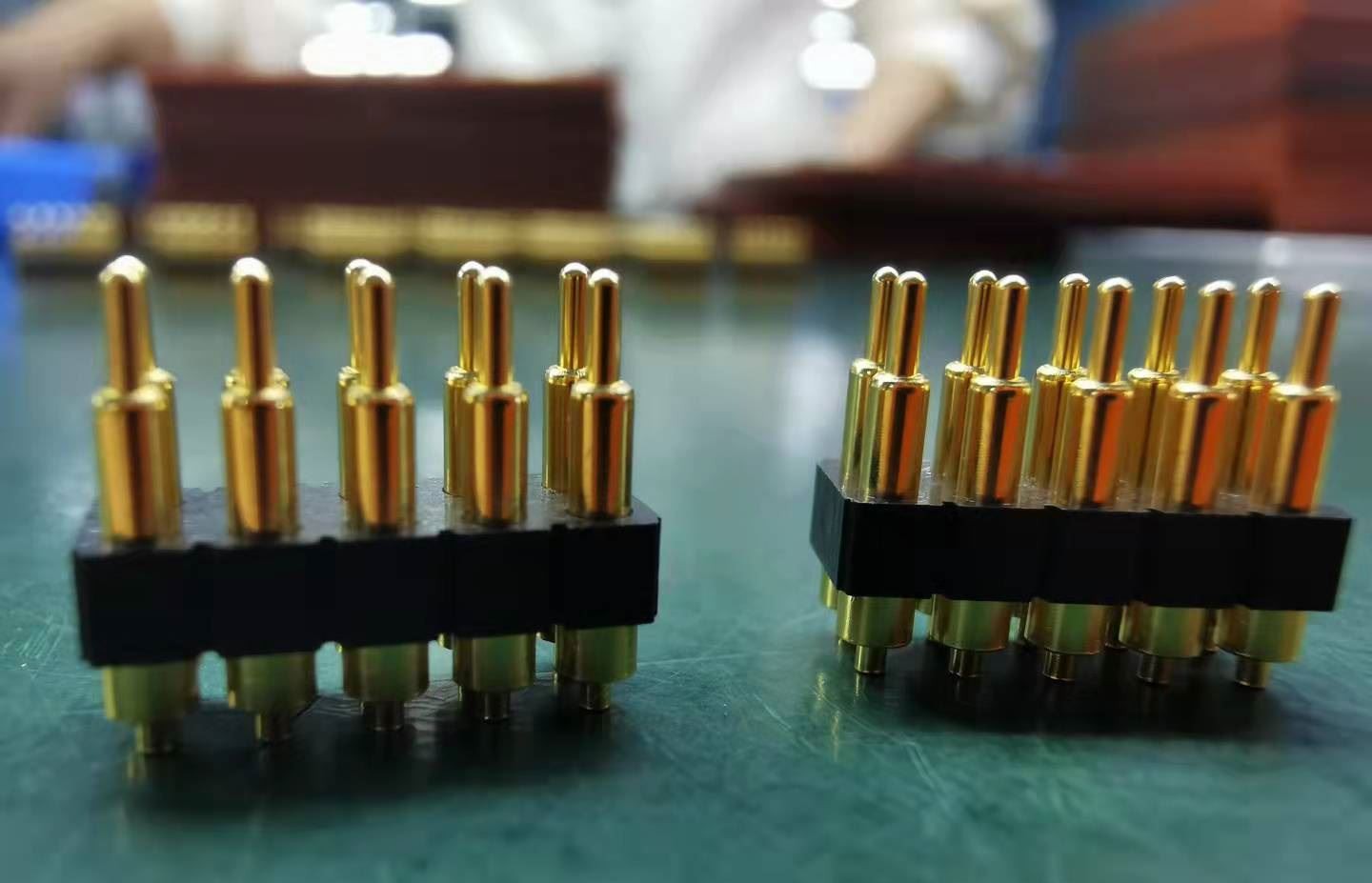 Yuqori oqim Pogo PIN ulagichining funktsiyasi